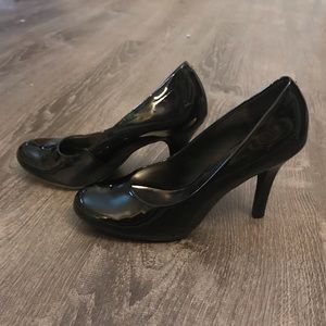 Black Round Toe Pumps